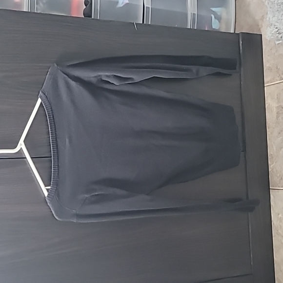 Guess black long sleeve - Picture 2 of 3